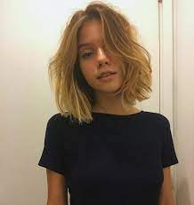 Having to go through many extremely awkward hairstyles when you decide to grow your hair long again. Tumblr Clarissa And Short Hair Image 6557593 On Favim Com