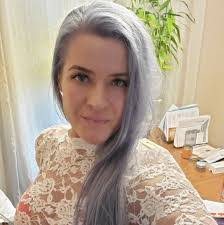 Krista Leigh's Instagram, Twitter & Facebook