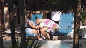 Smoking hot singles think they are running away to a tropical island for a once in a lifetime romantic vacation of fun and sun. Nie Wieder Sindsen Tara Ex On The Beach Eric Traurig Promiflash De