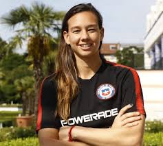 Christiane endler, es la máxima referente del fútbol femenino de chile y por ello es la capitana de la roja. Usqrwcgjfrh21m