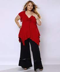 Nach und nach gesteht der ein oder andere promi aus dem amerikanischen raum oder sogar aus dem deutschen fernsehen sich regelmäßig die falten. Debbys De Mode Fur Mollige Mode In Ubergrossen