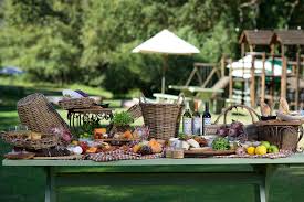 Featuring creative summer dinner recipes, summer side dishes, easy summer desserts, and summer drink recipes, this list has you covered for every part of the picnic. Restaurant Picnics Zorgvliet Wine Estate