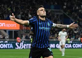 Lautaro Martínez le gana el puesto a Julián Álvarez en Argentina para el Mundial 2026?