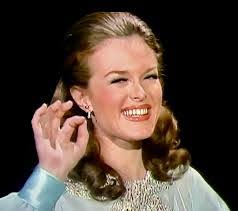 Gail Farrell's Instagram, Twitter & Facebook