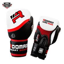In this section we're going to look at what you need to think about when choosing your beginner boxing gloves. Best Boxing Gloves For Trainer S Roomaif Shop