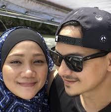 The shoots are eaten like asparagus. Norzie Pak Wan Chek Biodata Malaykana