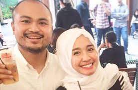 Dia pernah bermain di film dan sinetron terkenal seperti. Dikabarkan Batal Nikah Calon Suami Laudya C Bella Mesra Bareng Wanita Lain