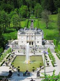 Linderhof Baviere Ce Chateau De Louis Ii De Baviere Dispose D Un Parc Splendide Schloss Lin Chateaux Allemagne Chateau De Neuschwanstein Voyage Romantique