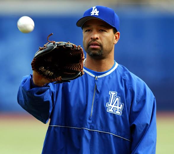 MLB trade deadline brings back vivid memories for Dave Roberts - Los Angeles Times