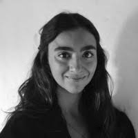 50+ perfiles de «Naila»