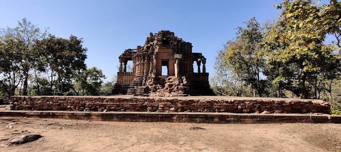 The ruins of Ajaygarh Fort, Panna Forest, Ajaygarh, Panna District, MP.