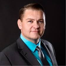 Tom Kearin's Instagram, Twitter & Facebook