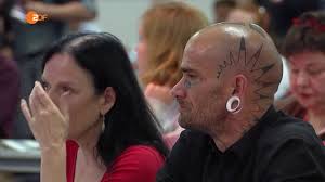 Eklat Bei Linke Parteitag Sahra Wagenknecht Bekommt Torte Ins Gesicht 28 05 2016 Bananenrepublik Youtube