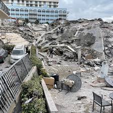 The reason for the building's collapse is unknown. Yowdm8fpgkox2m