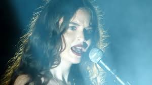 Sabrina Claudio practices sensual restraint in San Francisco