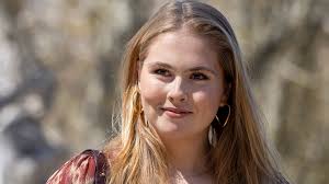 Hollywood Exclusive: Latest