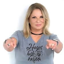 En este caso, presenciamos cómo una niña entrega un mensaje a un hombre de parte de su ángel guardián, palabras que llenan de sentimientos a todos los presentes. Recuerden que si desean