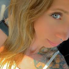 Amber Rosemarie Wenzel (@amberwenzel) • Instagram photos and videos