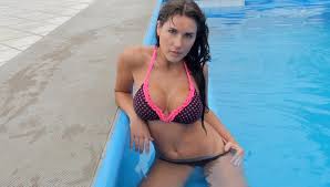 Francisca Undurraga, fotos de la panelista que opacó a la reina del  Festival de Viña - Guioteca