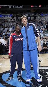 I am immensely proud of dennis, says mama fatou schröder and takes in the garden next to your son's place. Dennis Schroder Und Dirk Nowitzki Nba Players Dennis Schroder Basketball Players