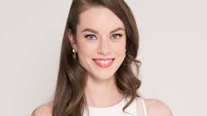 The Trick to Plucking Perfect Brows, Straight from Katy Perry’s Makeup  Artist