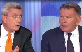 Ο νίκος χατζηνικολάου (αλεξανδρούπολη, 9 οκτωβρίου 1962) είναι έλληνας δημοσιογράφος, εκδότης και παρουσιαστής ειδήσεων. Koygias Gia Xatzhnikolaoy 8a Htan To Karfi Ths Ta3hs Eidhseis D News