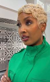 I'm team Amber and girl you not too smart. Jasmine was smarter than you.  Why you going through all this when you can do a home DNA TEST like they  did or