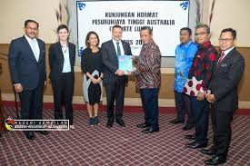 Antara lain, beliau tidak mahu wujudnya usaha menyogok terhadap mereka yang mempunyai kedudukan dan boleh membuat keputusan. 9 Ogos 2019 Menerima Yab Menteri Besar Negeri Sembilan Facebook