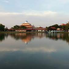 Sungguh di pendalaman ye poli ini. Photos At Tasik Politeknik Sultan Idris Shah 1 Tip From 58 Visitors