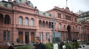 Adorni afuera y Santilli adentro: el giro que sacude la interna libertaria