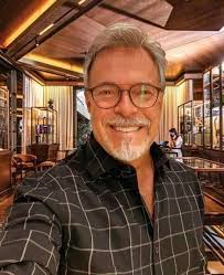 Erick Emerson (@erick.emerson71)