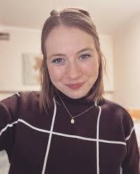 Stephanie Schupp's Instagram, Twitter & Facebook