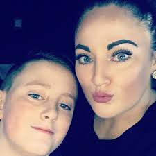 Leeann Ritchie (@leeannr58)