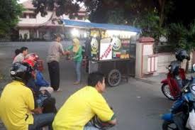 Lowongan kerja lulusan s1 untuk posisi: Hatta Menyambung Hidup Dengan Sate Tahu