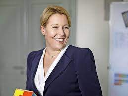 Im vergangenen jahr hatte familienministerin franziska giffey wegen ihrer doktorarbeit mit. Giffey Zur Einheit Da Sind Fehler Gemacht Worden