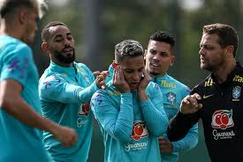 Acompanhe o nosso super placar de todos os jogos de futebol que acontecem pelos campeonatos do brasil e do mundo. Selecao Olimpica Recebe Mais Dois Jogadores E Faz Treino Com Direito A Petelecos E Futevolei Olimpiadas Ge