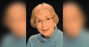 Lisa Tokar's Instagram, Twitter & Facebook