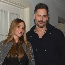 Sofia vergara was originally spotted whilst she walked along a colombian beach. Sofia Vergara Ihre Familie Ist Glucklich Mit Joe Manganiello Bunte De