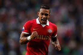 Born 13 february 1994), also known simply as memphis, is a dutch professional footballer who plays as a forward for ligue 1 club lyon and the. Oficialno Depaj Perehodit V Manchester Yunajted