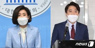 국회의원에 당선된 경험이 없는 이 전 최고위원이 나경원 전 의원, 주호영 전 원내대표 지지율을 합한 것보다 더 높은 지지율을 기록한 것은 국민의힘 내부에서 '이변'으로 받아들여진다. êµ­ë¯¼ì˜íž˜ ë‹¹ëŒ€í'œ ì´ì¤€ì„ ëŒí' 30 1 ì§€ì§€ìœ¨ 1ìœ„ ë‚˜ê²½ì› 17 4