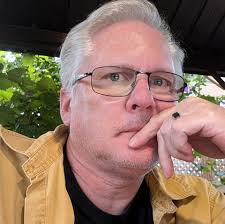 Late last year I decided to paint a jar of pickles in oils. "Pickles" 8x10.  Oil