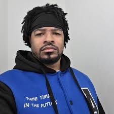 Bearded dragon nail trimming in Milford, OH