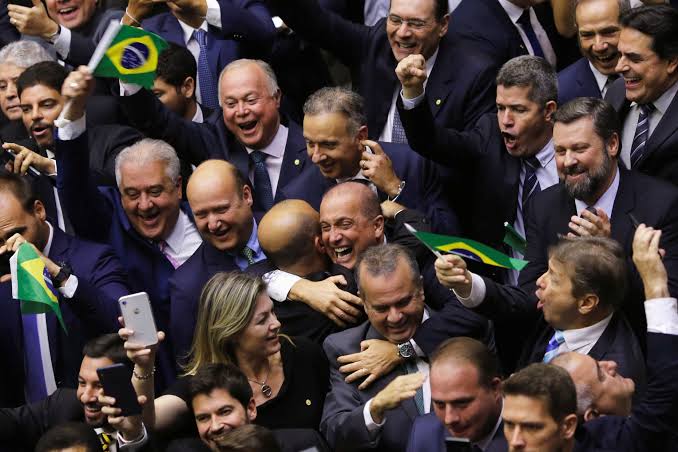 Resultado de imagem para A Reforma da Previdência foi aprovada em segundo turno"