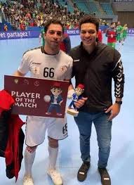 ويواجه الأحمر اليمني على استاد جاسم بن حمد بنادي السد ،منتخب موريتانيا الساعة الثامنة مساءا بتوقيت مكة، والمباراة منقولة على قناة بي ان سبورت المفتوحة بصوت المعلق احمد البلوشي وعلى قناة الكأس القطرية بصوت منتصر. Ø£Ø­Ù…Ø¯ Ø§Ù„Ø£Ø­Ù…Ø± Ø¹Ù„Ù‰ Ø£Ø¹ØªØ§Ø¨ Ù…Ø¬Ø¯ Ø£ÙØ±ÙŠÙ‚ÙŠ Ø¬Ø¯ÙŠØ¯