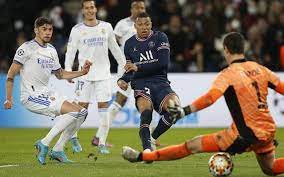 In der fünften minute zeigte mbappé erstmals, warum real madrid ihn unbedingt verpflichten. B2tri5xyltncqm