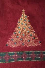Bust out a brand new look (without breaking the budget) with towels on sale from kohl's! Pair Christmas Bath Towels Claret Gold Glitter Tree Plaid Trim Kohl S 19 99 Ebay