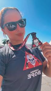 Eu vi uma postagem que falava que os coalas 🐨, quando não encontram um  parceiro vão dormir.... Tô tipo um coala 🐨, porém ao invés de dormir eu  vou correr 😂🏃🏽‍♀️