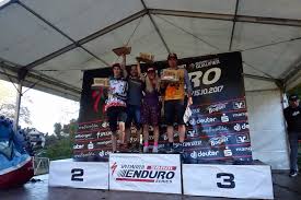 Srpna 1946 praha) je český rockový zpěvák, hudební skladatel, bývalý politik občanské demokratické aliance, moderátor a kulturní činitel. Specialized Enduro In Treuchtlingen Central European Enduro 2017 Pinkbike