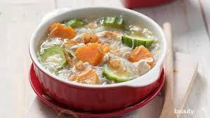 Oyong telur b.putih b.merah cabe hijau tomat d.bawang d.salam lengkuas garam gula putih penyedap rasa merica. Resep Sayur Oyong Rumahan Yang Gurih Dan Menyegarkan