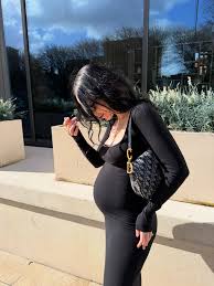 bumping 🖤🖤🖤 dress @skims #pregnancy #pregnancyfashion #skims